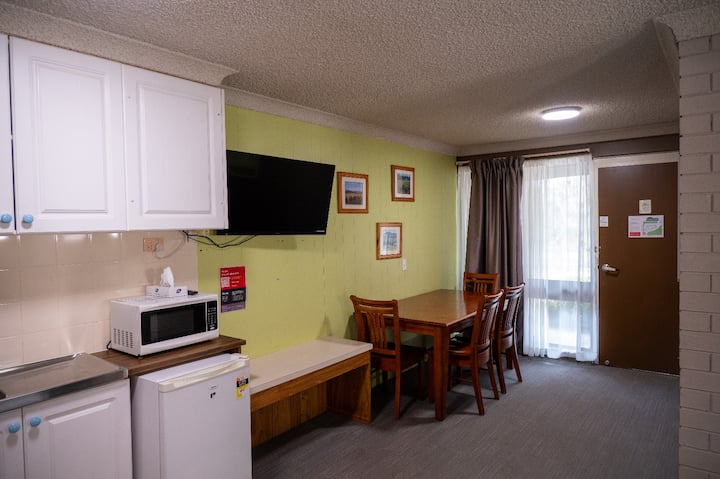 Family Unit 5 Beds - Tumut