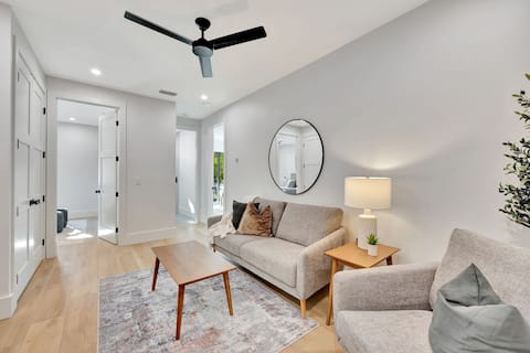 Popular Airbnb listing: Downtown Gem w/Fenced Yard+Grill- Walk to Main St in Dunedin