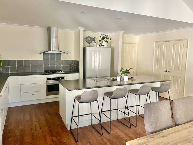 Relaxed Down South Retreat gallery image 3