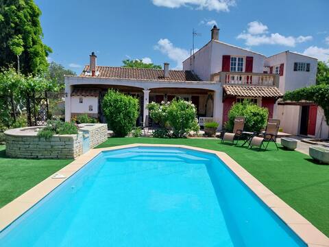 Family villa (6-8 people) air-conditioned with pool