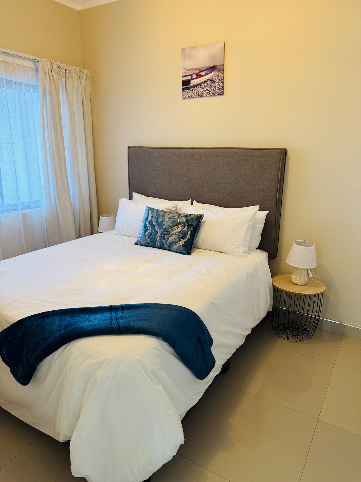 Bedroom 3 – Queen Bed