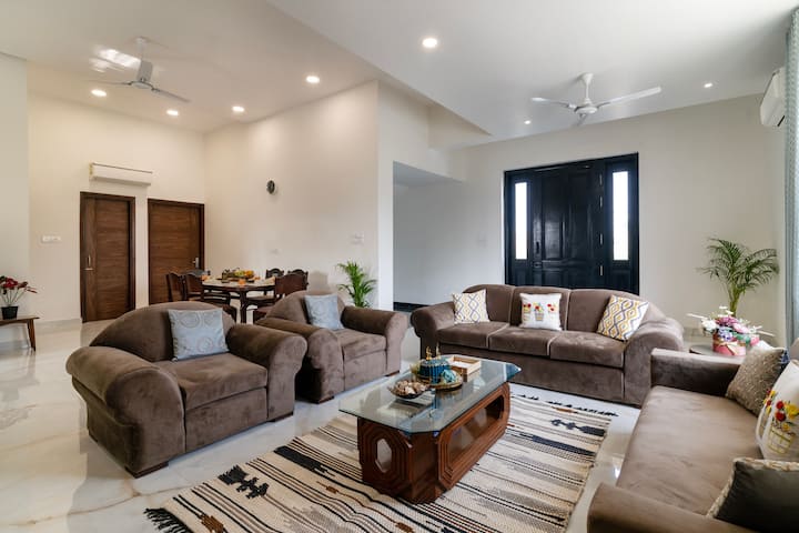 Luxe 4br @ Neervana W/private Pool & Bonfire - カーンプル