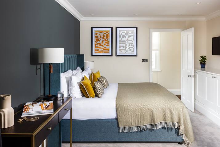 Native Mayfair, Two Bedroom Penthouse gallery image 3