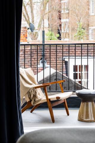 Native Mayfair, Two Bedroom Penthouse gallery image 4