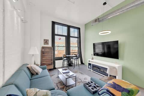 Popular Airbnb listing: Urban Yeti Loft in Downtown