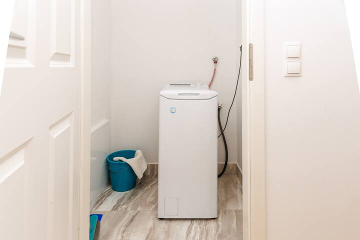 5 Beds in Viennas Heart gallery image 2