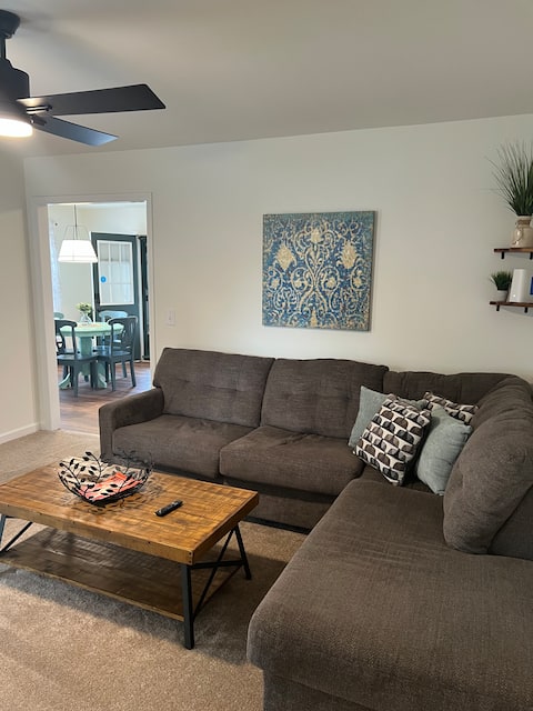 Top Airbnb: The Oak and Acorn in Thompson Hunter