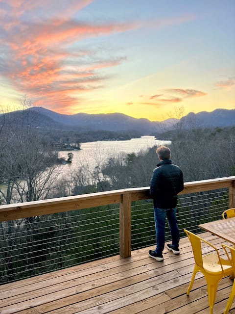 20%Off Dec, Mtn Retreat, EpicViews, HotTub, GameRm