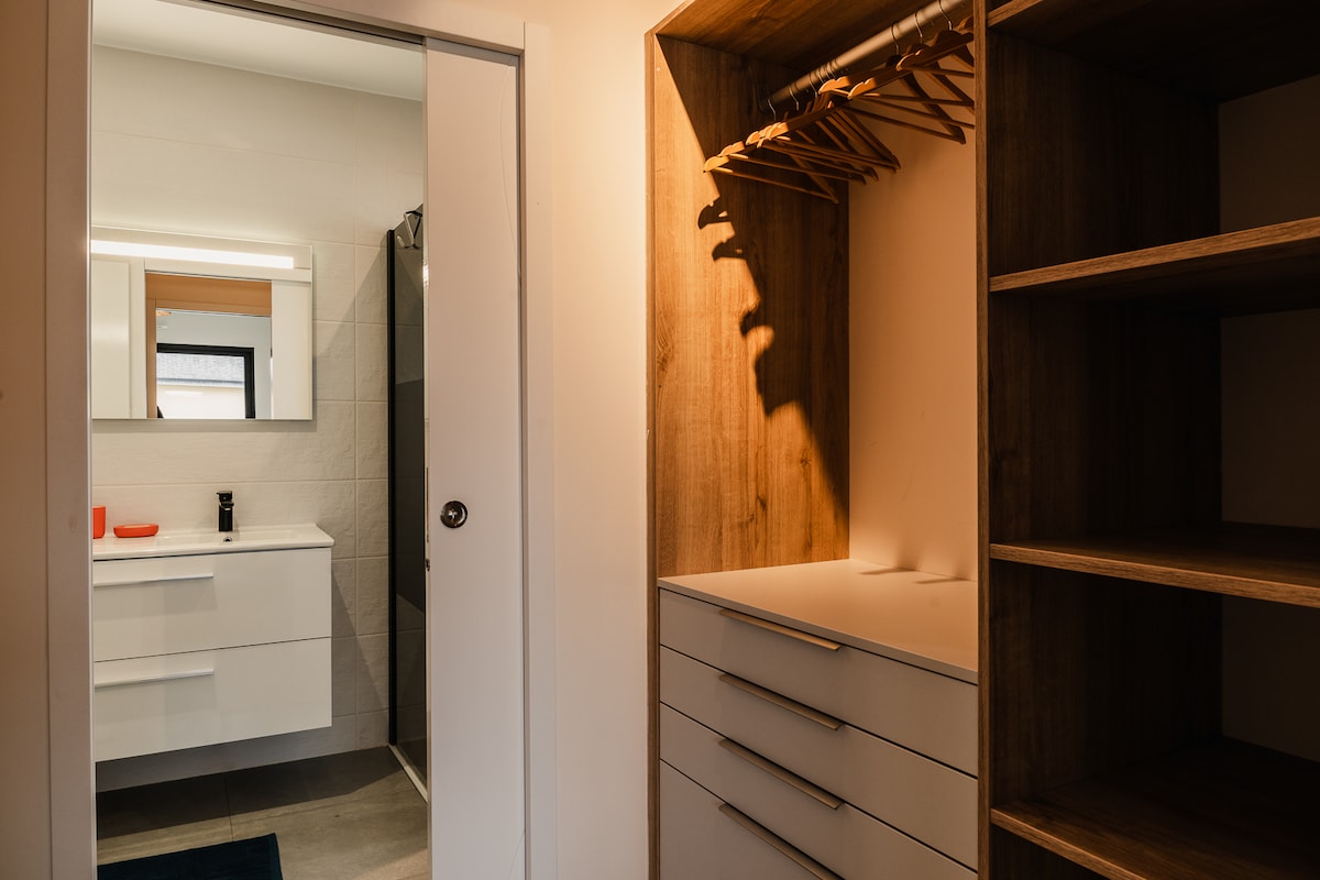 Dollap dhe banjë më vete