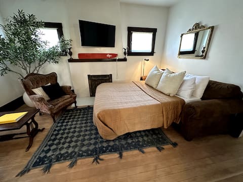 Successful Airbnb property: Beehive Cottage | 30+ Day Near Downtown SLC in Salt Lake City