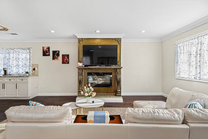 Spaciour 4Br 4Bth Stunning house with Free Parking gallery image 3