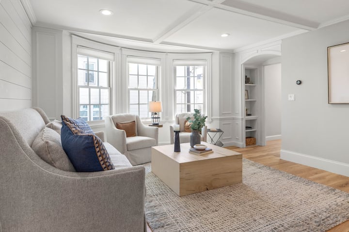 Beautiful 3-bed, 3-bath In Central Location - Andover, MA