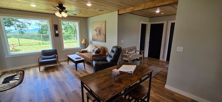 Farmhouse & Rustic Patio With Beautiful Views! - Arkansas