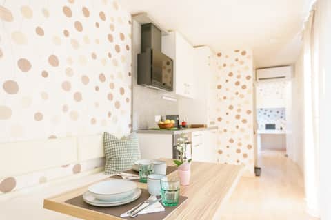Successful Airbnb property: Tinyhouse I garden I terrace I parking I air-cond in Ottakring