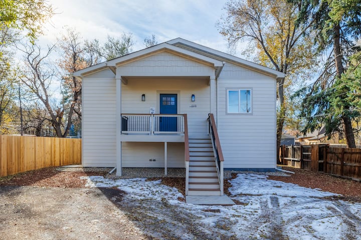 Historic Hillside Getaway - Colorado Springs, CO