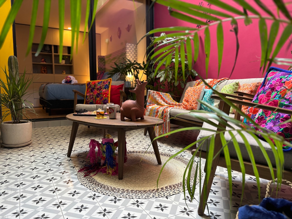 Anuncio de Airbnb popular: Parkside Condesa Breeze Retreat 2 Terraces W/AC en Condesa