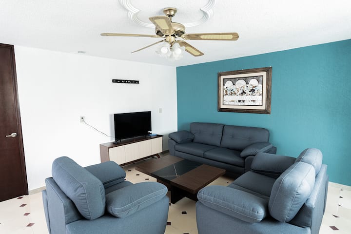 Casa Amplia Para Estar Juntos Pero No Revueltos - Morelia