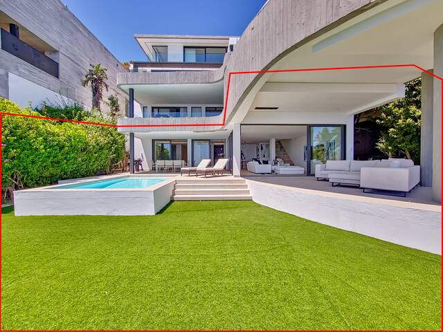 Ocean Villa – Ultra Luxury Apt in Bantry Bay gallery image 2