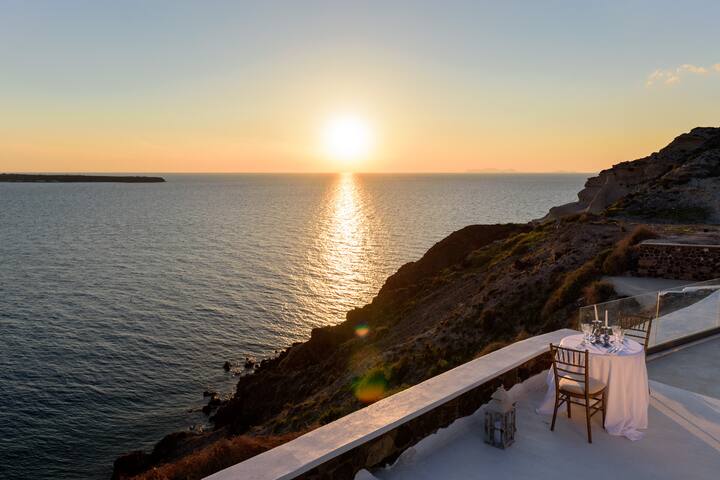 Ode Oia Sunset Villa gallery image 3