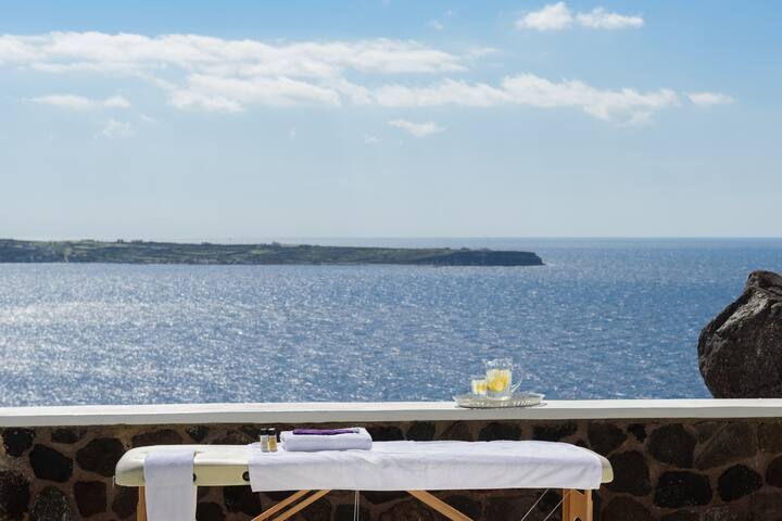 Ode Oia Sunset Villa gallery image 4