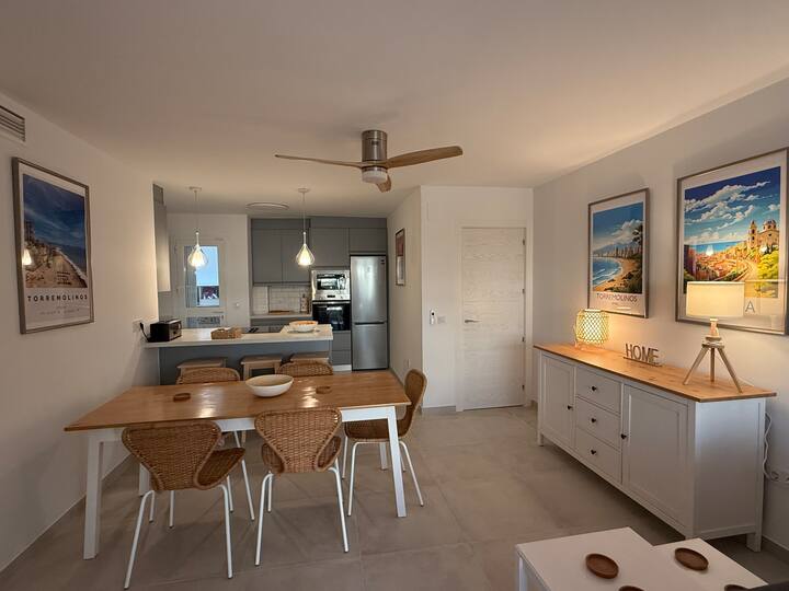 Comfortable Spacious Flat Near Station - Torremolinos