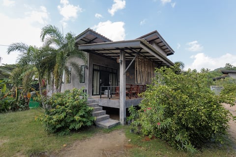 Casa Eden • Thong Sala Center • 2BR • 4K TV • Air conditioning