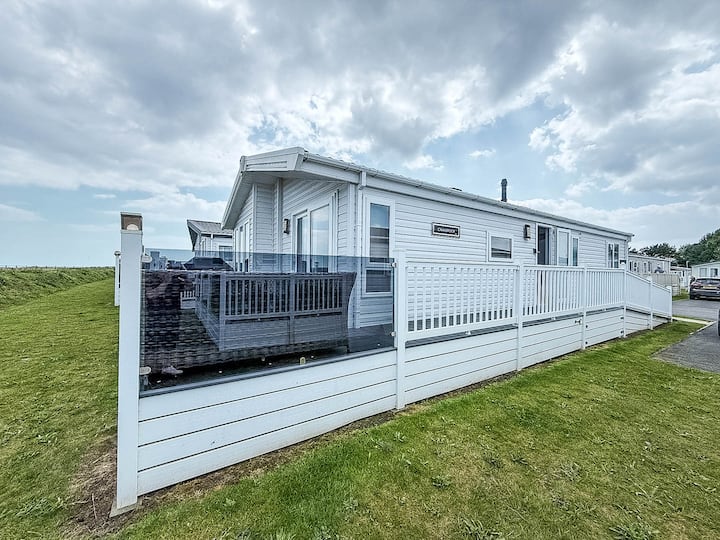 Lodge With Sea Views And Decking Ref 20076cf - Great Yarmouth