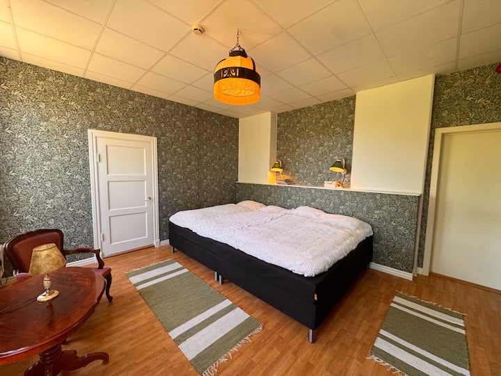280cm X 200cm Family Bed