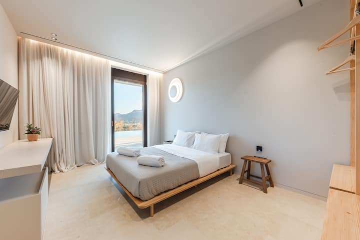 Bedroom 2 with 1 double bed 