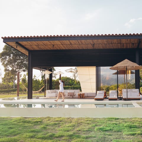 Presumed House - includes chef, pool and cleaning