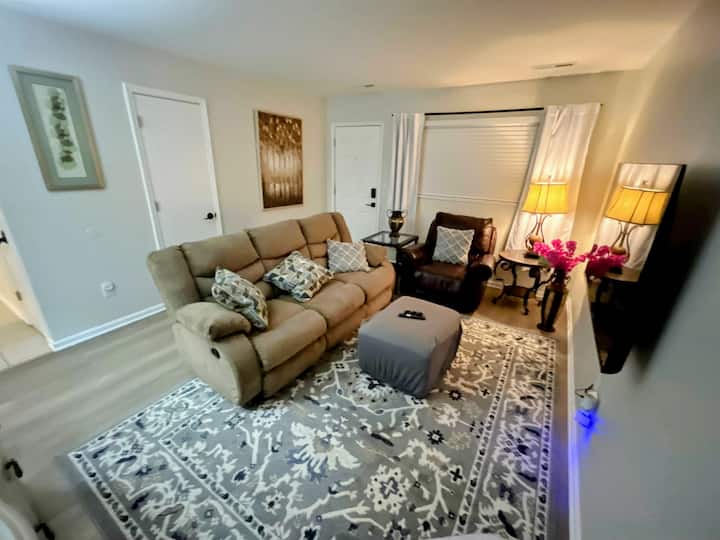 3br/1.5 Ba Nelwood Cozy Retreat 10 Min From Mizzou - Columbia, MO