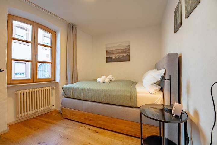 มีพื้นที่กว้างขวางและการออกแบบอย่างพิถีพิถัน – ห้องนอนที่คุณคู่ควร