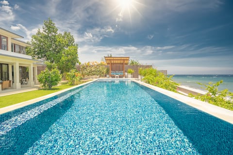 Casa Felix Amed – Bali Beachfront Villa w/ Pool