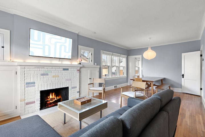 Movie Theater, Kid Friendly & Free Parking gallery image 2