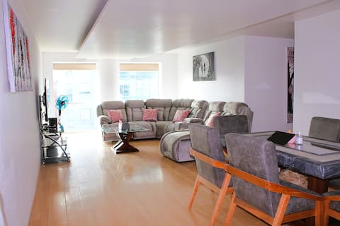 Popular Airbnb listing: 3 Bedrooms, 4 beds, 2 Bathrooms, 1 Parking in Cuauhtémoc
