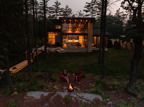 Muskoka Luxury | Hot tub, Waterfront, Pet Friendly