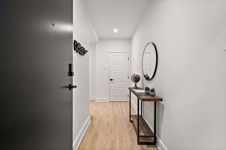 New Downtown MTL Old port 3 BR 3 BA gallery image 5