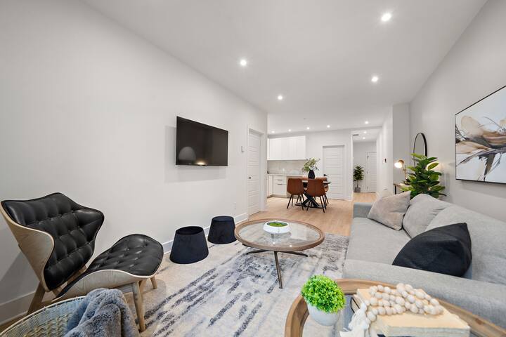 New Downtown MTL Old port 2 BR 2 BA gallery image 2