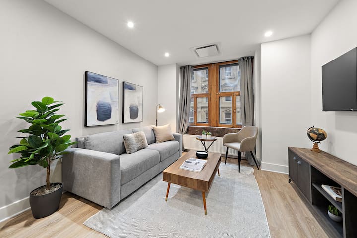 Luxury MTL Old port 2 BR 2 BA Apartment