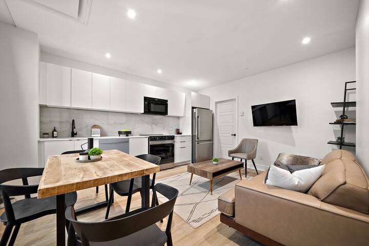 New Downtown MTL Old port 2 BR 2 BA gallery image 2