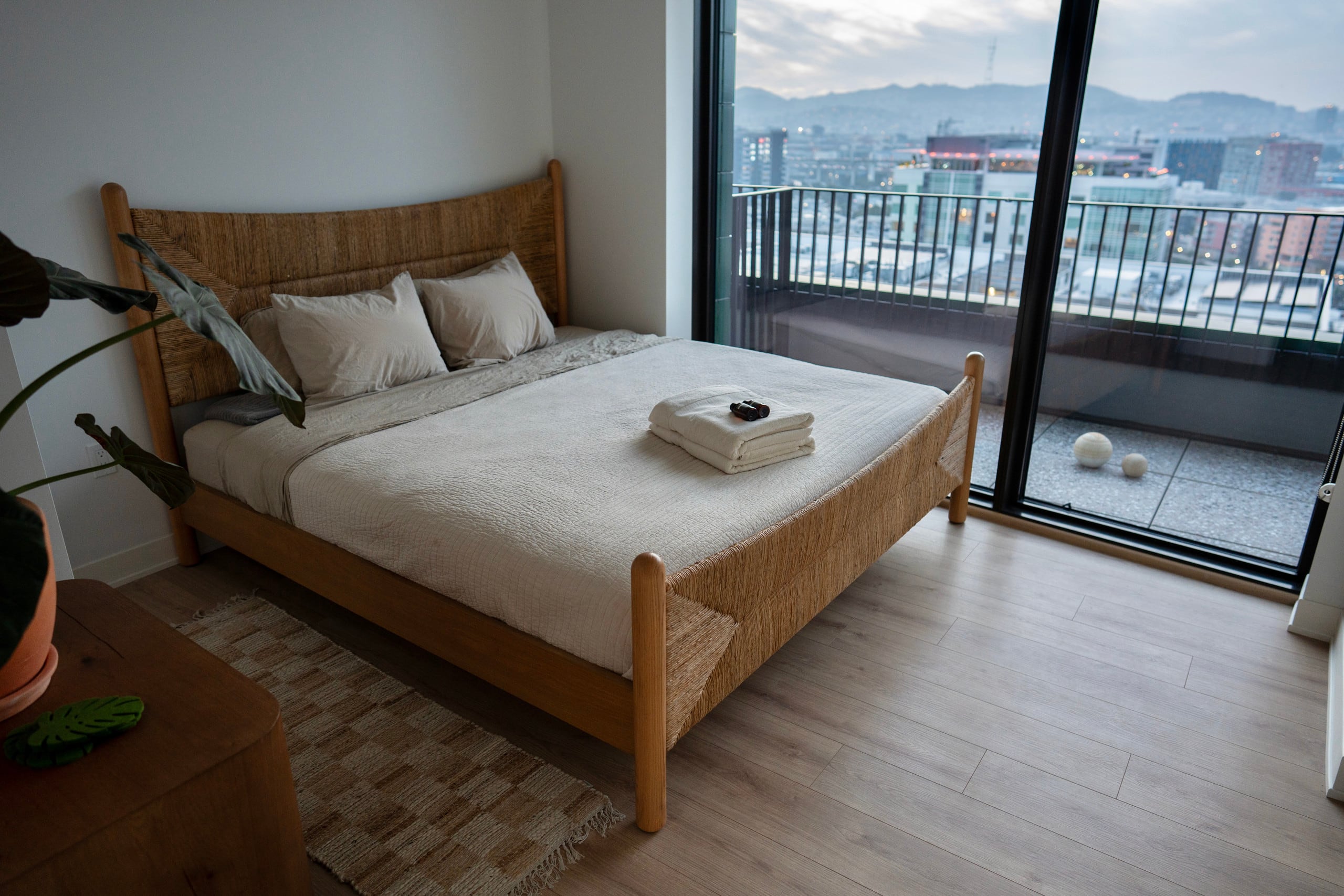 San Francisco's Luxury Penthouse - Image 6