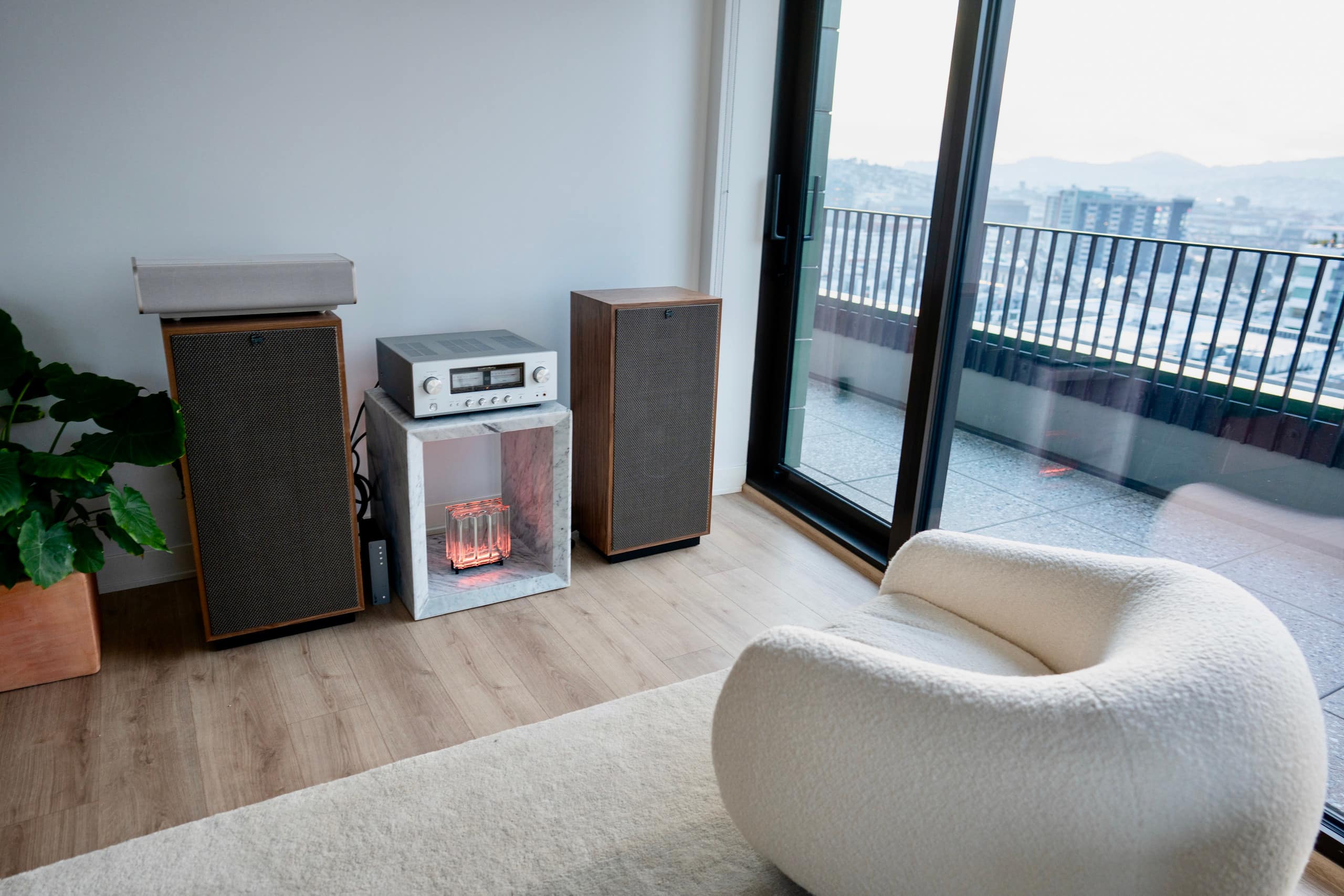 San Francisco's Luxury Penthouse - Image 2
