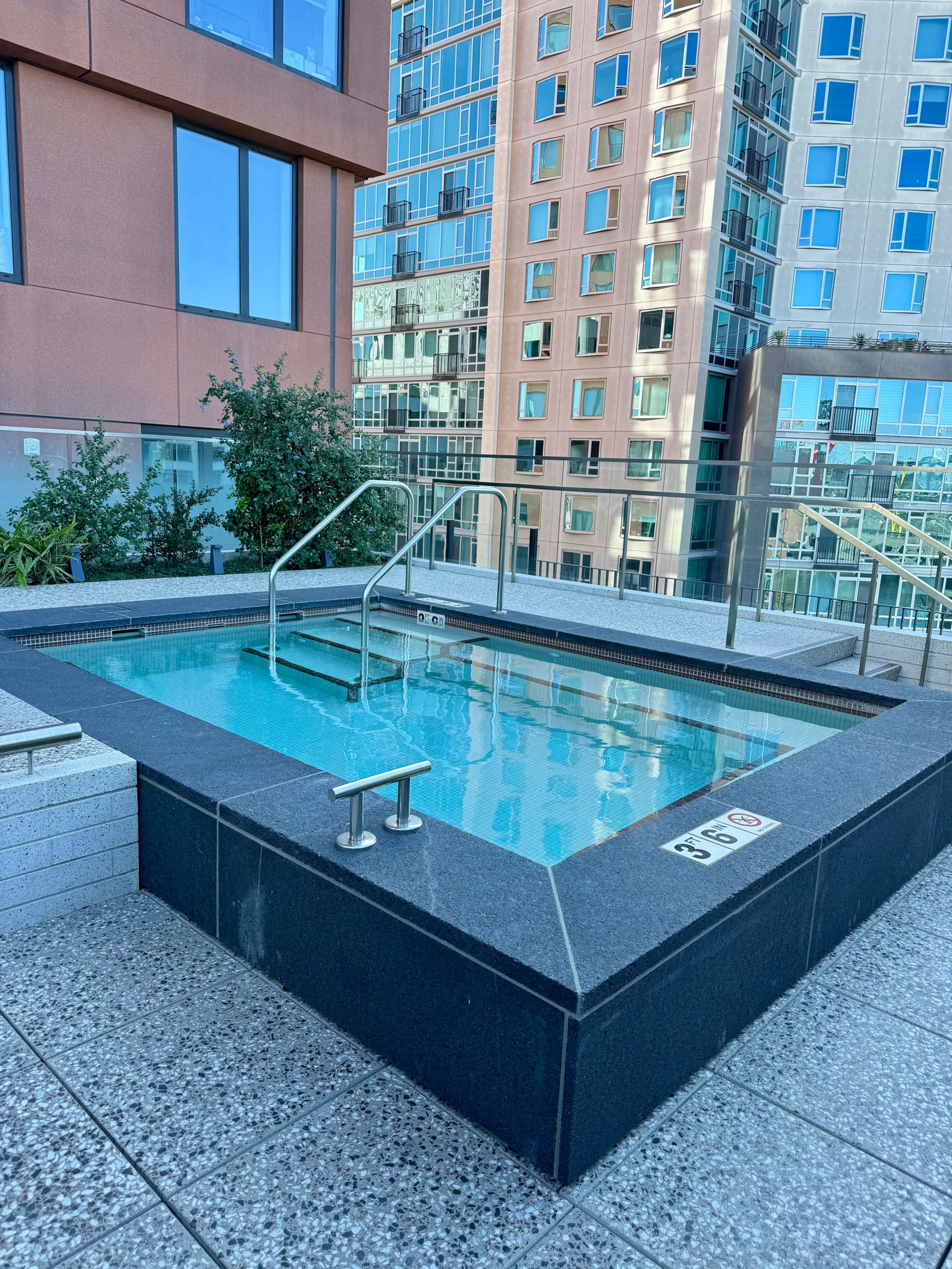 San Francisco's Luxury Penthouse - Image 20