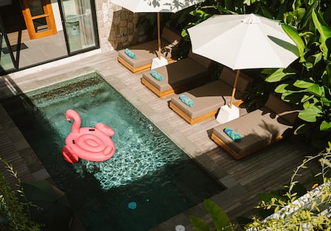 Urban Retreat 4BR Family Villa + Cook, Seminyak