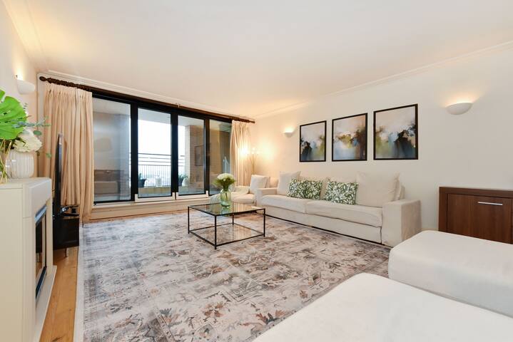 Superb £5m South Kensington 2 Bed 2 Bath Balcony