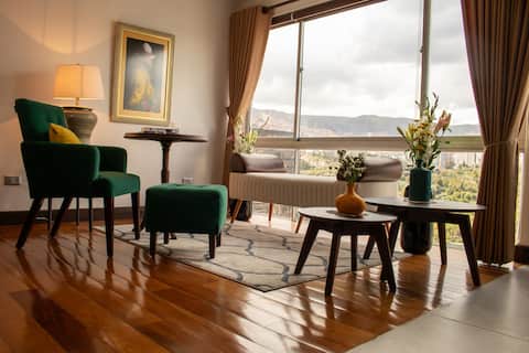 Luxury Apartment, Prime Location, Panoramic Views