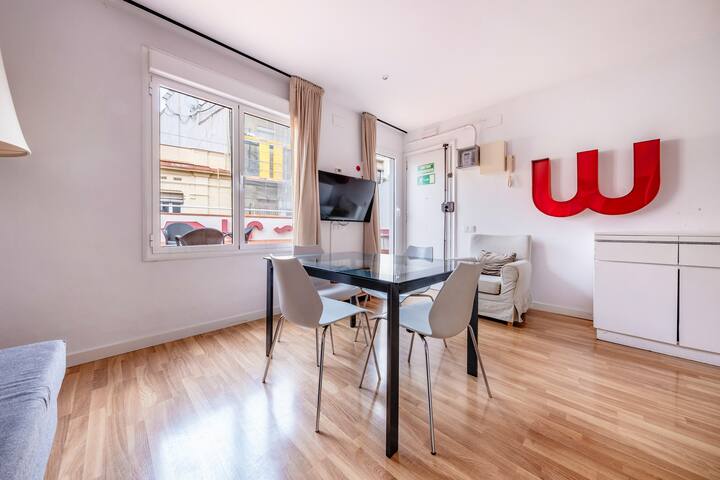Nice Attic 2 bedroom with big terrace in Sants gallery image 2