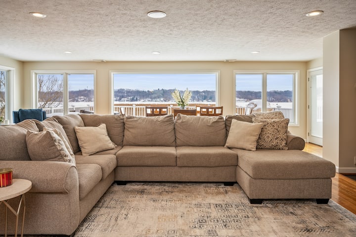 Luxury Waterfront Retreat - Hot Tub | Game Room - Rochester, NY