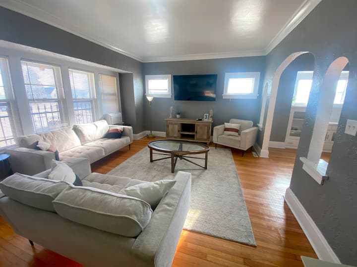 Hilltop House - Getaway (C) - Milwaukee