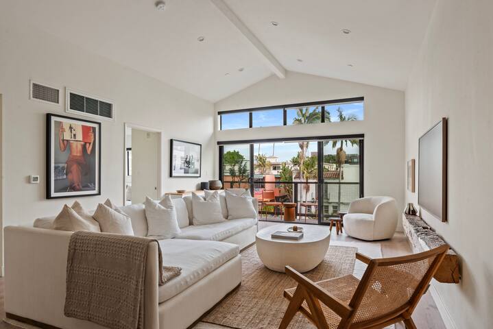 Melrose Place West Hollywood Stunner #4